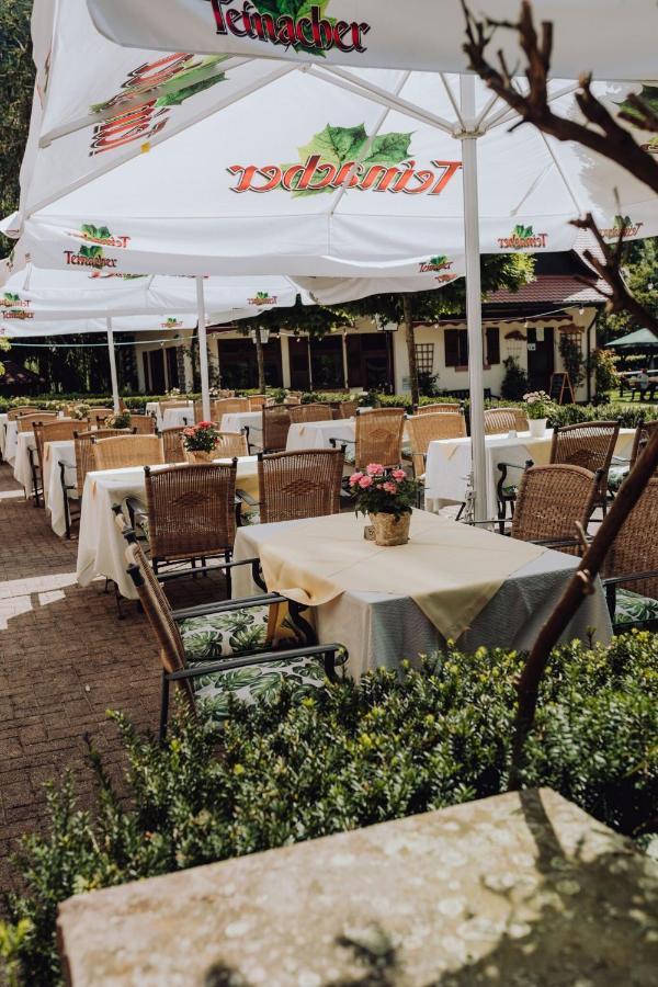 Hotel Zur Alten Muehle Neuenburg  Εξωτερικό φωτογραφία